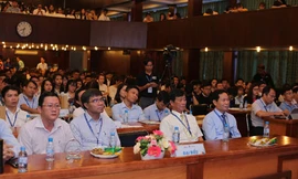 Toàn cảnh hội nghị Khao học trẻ lần 1 