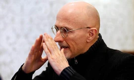 Bác sĩ người Italia Sergio Canavero là người đi đầu trong kỹ thuật ghép đầu người.