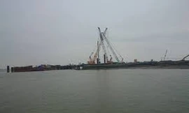 Tàu trọng tải 1000 tấn chìm nghỉm sau cú va chạm với tàu dầu