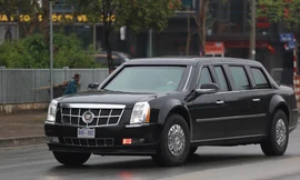 Xe 'Quái thú' của Tổng thống Mỹ tới Hà Nội không phải mẫu mới?