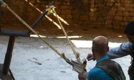 Điểm danh những vũ khí tự chế cực 'dị' của phiến quân đối lập Syria