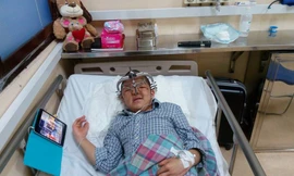 Bé Bôm sau cuộc đại phẫu. Ảnh: NVCC 