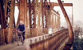 Thủ đô Hà Nội mang vẻ đẹp yên bình cổ kính xen lẫn nét hiện đại, trẻ trung. Ảnh: Dương Đức Quang (VnExpress).