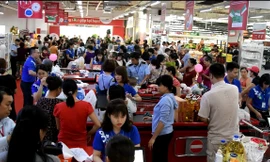 Co.opmart SCA Victoria, Co.opmart SCA Goldsilk, Co.opmart SCA Goldensilk tấp nấp khách hàng đến tham quan mua sắm mỗi ngà