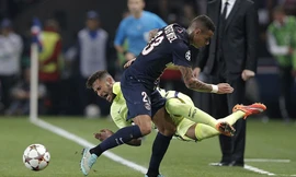 Barca nhận chén đắng ở Paris