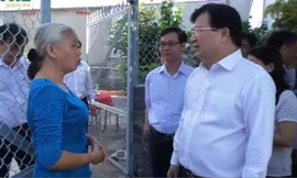 Bộ trưởng Xây dựng “vi hành” đến nhà trọ công nhân