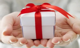 Không nắm rõ tâm lý, sở thích của chị em nên nhiều món quà đấng mày râu chịu khó săn lùng vẫn không làm vừa lòng "người đẹp"