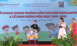 Lãnh đạo Bình Dương đánh trống khai giảng