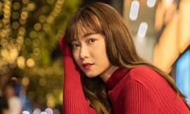 Thiếu nữ Sài thành xinh đẹp đón mùa Giáng sinh