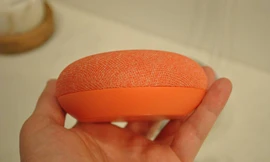 Google tắt tính năng nghe lén người dùng trên loa thông minh