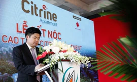 Lãnh đạo Thuduc House phát biểu trong lễ cất nóc