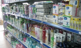 Hàng giả, hàng nhái không rõ nguồn gốc, xuất xứ lấn át hàng thật (Ảnh minh họa)