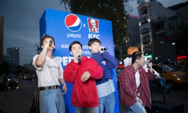 Trước đó một ngày, hình ảnh hộp Pepsi “khổng lồ” gây tò mò cho nhiều bạn trẻ và người đi đường.