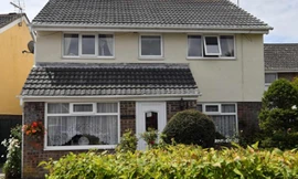 Nơi ở của ông Don có vẻ ngoài bình dị, giống các ngôi nhà xung quanh.