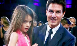 Tom Cruise và con gái năm 2012. Ảnh: StartraksPhoto.