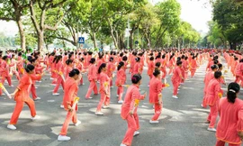 Hơn 2.150 NCT tham gia đồng diễn dưới lòng đường Hồ Hoàn Kiếm