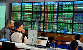 Thị trường đang kiểm tra đáy cũ, và có xu hướng tích lũy lại để chờ tin tức mới. 