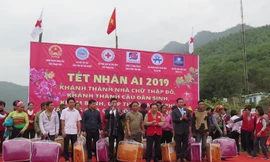 Tết sớm cùng Tình người về với bà con vùng núi xứ Thanh 