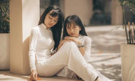 Cặp chị em sinh đôi 18 tuổi 'hút hồn' trong bộ ảnh chia tay mái trường