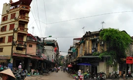 Hà Nội 'đối lập' qua những bức ảnh