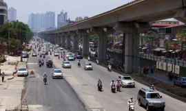 Hà Nội trong nắng gắt đầu mùa