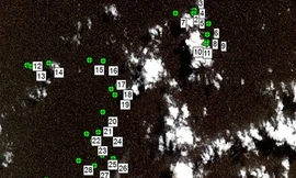 Ảnh chụp từ vệ tinh cho thấy các vật thể trôi nổi. Ảnh: ATSB.