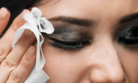 Rửa mặt sai cách, dễ lão hóa da