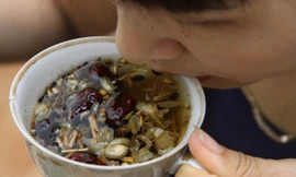 Trong y học cổ truyền có nhiều thảo dược làm trà giúp chữa bệnh.