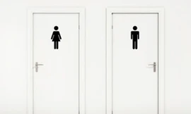 Vật thể được cho là máy bay không người lái rơi chỉ là cửa toilet di động.