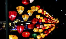 Thả đèn hoa đăng – Nét văn hóa mới tại Thành phố biển hồ Vinhomes Ocean Park