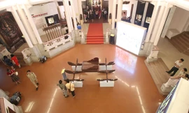 Bộ sưu tập đồ gỗ thếp vàng lần đầu công bố