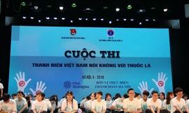 Các thí sinh tham dự Cuộc thi “Thanh niên Việt Nam nói không với thuốc lá”.