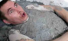 Tarasov chịu nhiều đau đớn với trò “nghịch dại” của mình