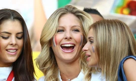 Dàn mỹ nhân tuyển Pháp sẵn sàng 'đốt cháy' World Cup