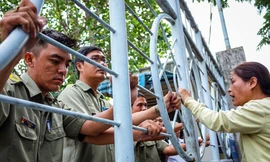 Chỉ những người có thư mời mới được gặp lãnh đạo Ban tiếp công dân Trung ương. Ảnh: Thành Nguyễn.