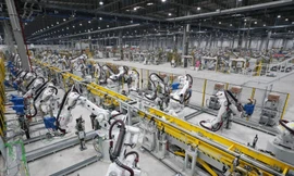 Nhà máy ô tô VinFast được trang bị hệ thống máy móc, trang thiết bị hiện đại, mức độ tự động hóa cao với hàng nghìn robot