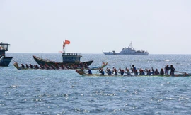 Sôi nổi lễ hội đua thuyền Tứ linh đảo Lý Sơn