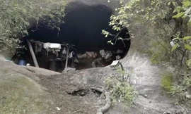 Ngôi nhà trong hang núi của ông Pedro Luca.