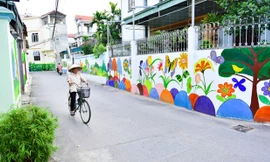 Ngắm “làng bích hoạ” đẹp mê mẩn ở ngoại thành Hà Nội