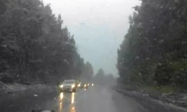 Thiên nhiên kỳ quái: Tuyết rơi mùa hè ở Nga