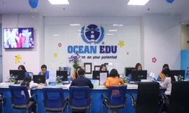 Phụ huynh học viên quan tâm đến các chương trình học ưu việt của Ocean Edu