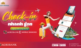 Ứng dụng ngân hàng có thêm tính năng làm thủ tục máy bay trực tuyến.