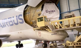 Cảnh lắp ráp máy bay hiện đại nhất thế giới của Vietnam Airlines