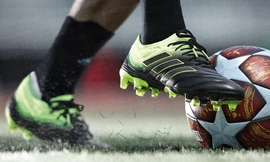 COPA 19.1 với phiên bản màu đen (Core Black) kết hợp sắc vàng chanh (Solar Yellow)