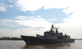 Tàu Hải quân Hoàng gia New Zealand cập cảng Sài Gòn