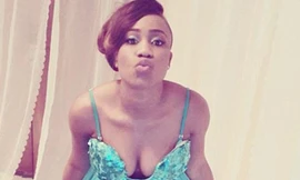 Nữ ca sĩ Adokiye.