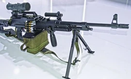  UKM-2000P được giới thiệu tại MSPO-2015.