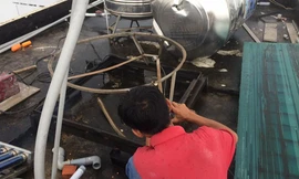 Sửa téc nước, vợ chồng ở Hà Nội bị điện giật chết