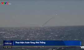Hình ảnh tên lửa được phóng đi từ tàu ngầm Kilo của Hải quân nhân dân Việt Nam.