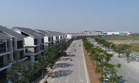 An Vượng Villa đang được hoàn thành, nằm trên trục đường Ngô Thì Nhậm và ngay cạnh Aeon Mall